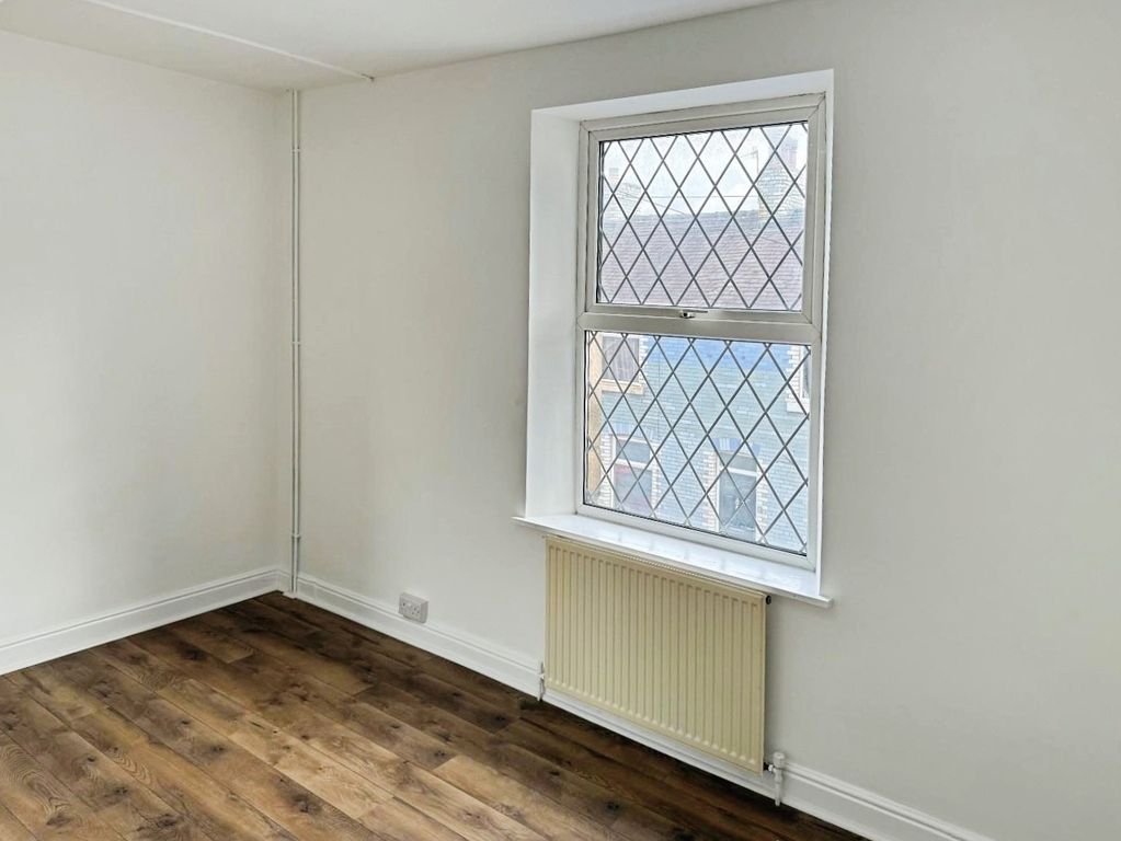 Property photo 3 of 9 Pbox-Img.Jpg
