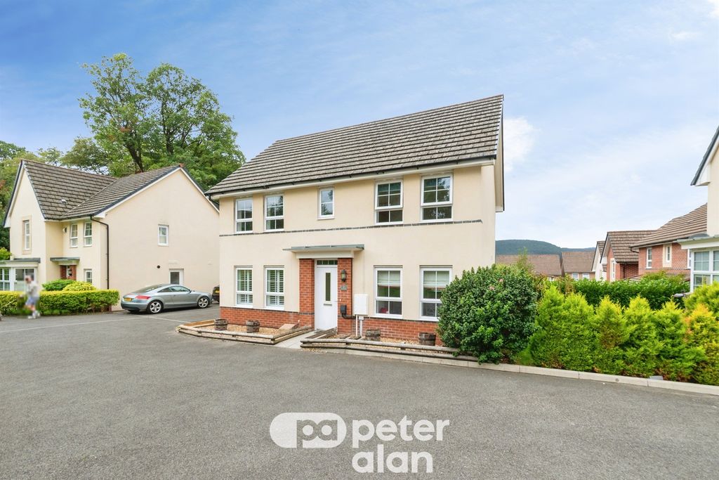 Property photo 3 of 34