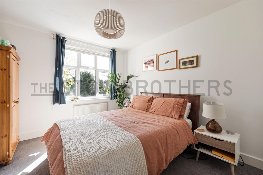 Property photo 2 of 22