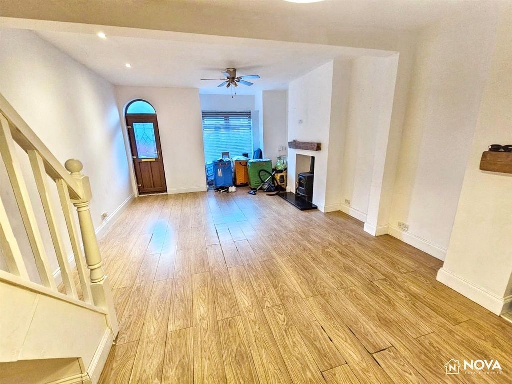 Property photo 3 of 15 Bcdec5Df-5E7c-4F53-A60d-F7Ffab898877.Jpg