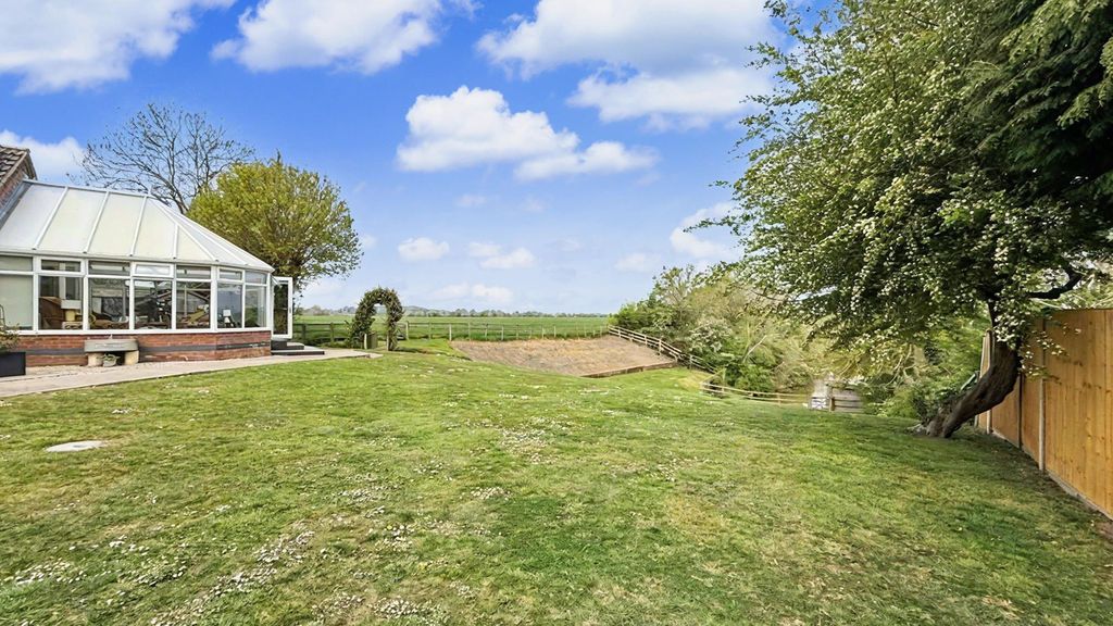 Property photo 2 of 30 Photo 21
