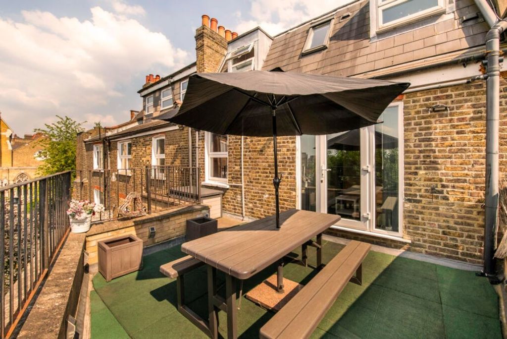 Property photo 1 of 3