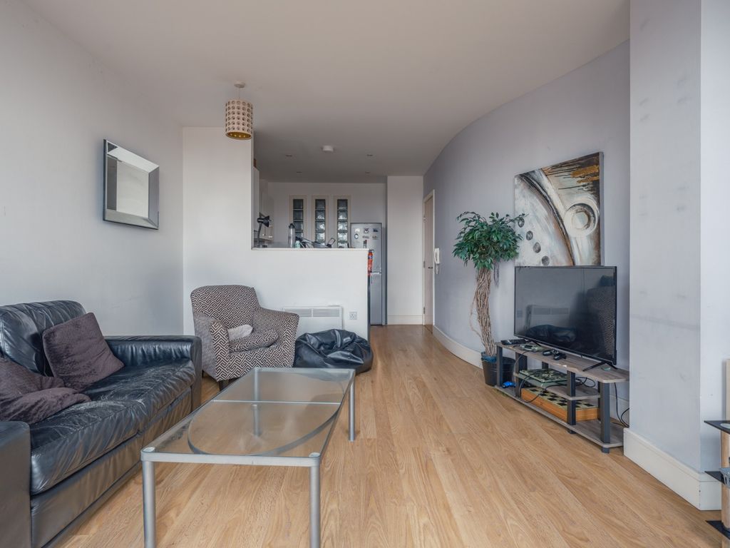 Property photo 2 of 8 4348971