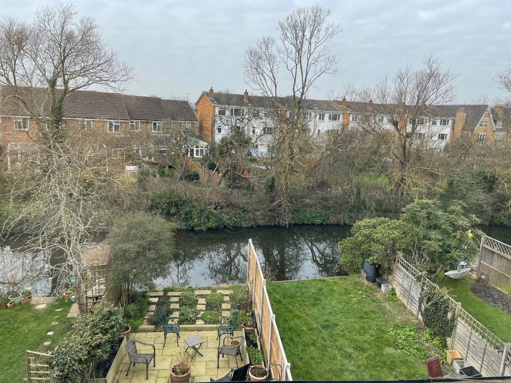 Property photo 2 of 13 706521