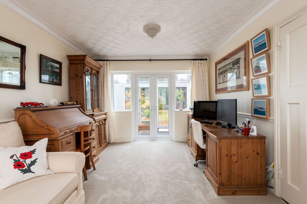 Property photo 3 of 23