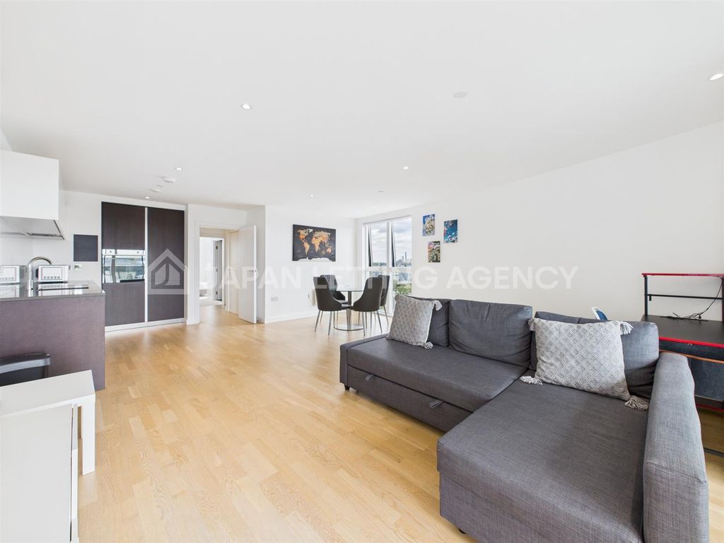 Property photo 1 of 16 Cam04401G0-Pr0077-Still009.Jpg