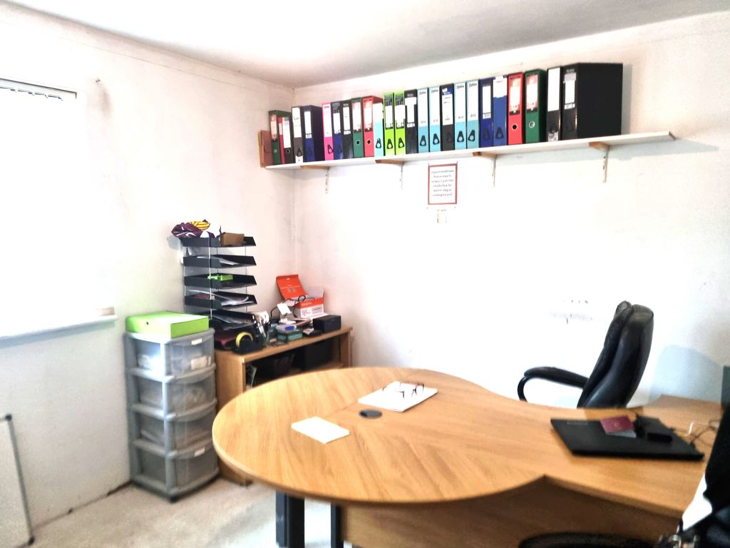 Property photo 3 of 14 Office
