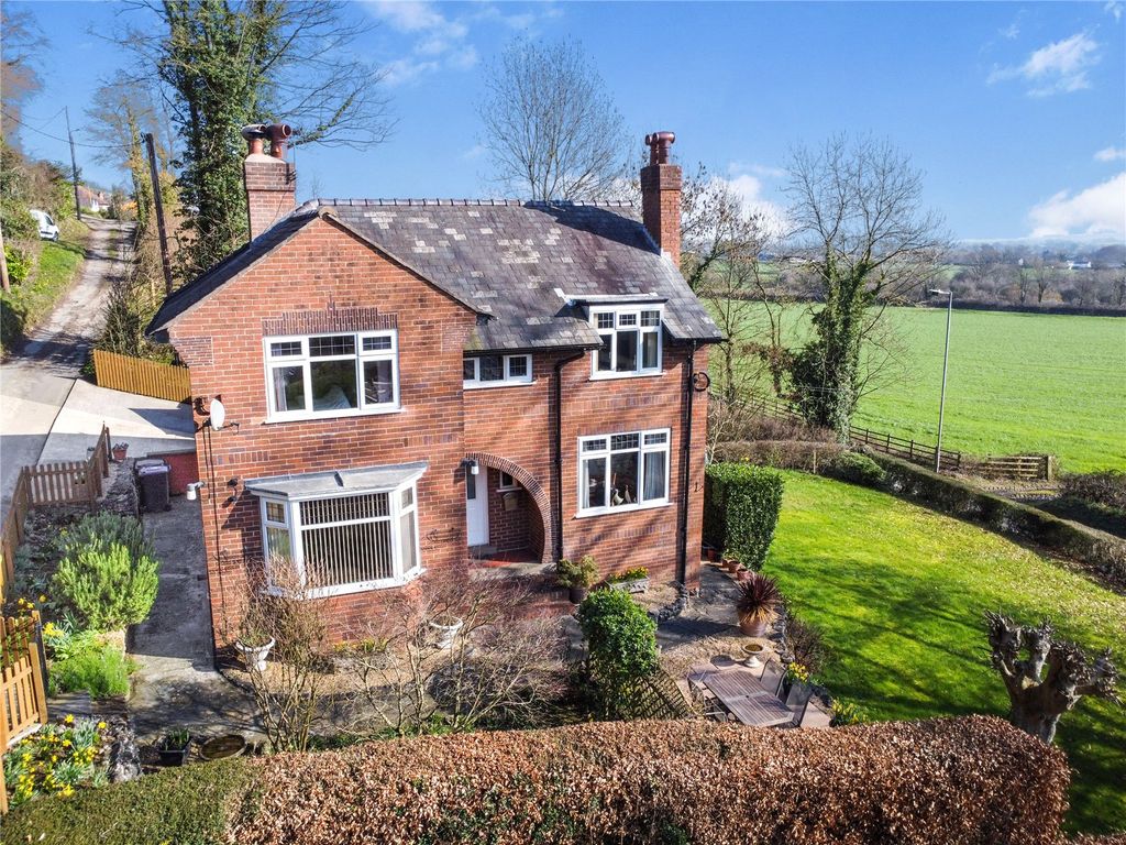 Property photo 2 of 28 Picture No. 33