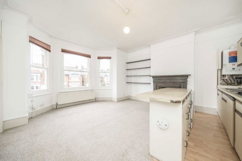 Property photo 3 of 5