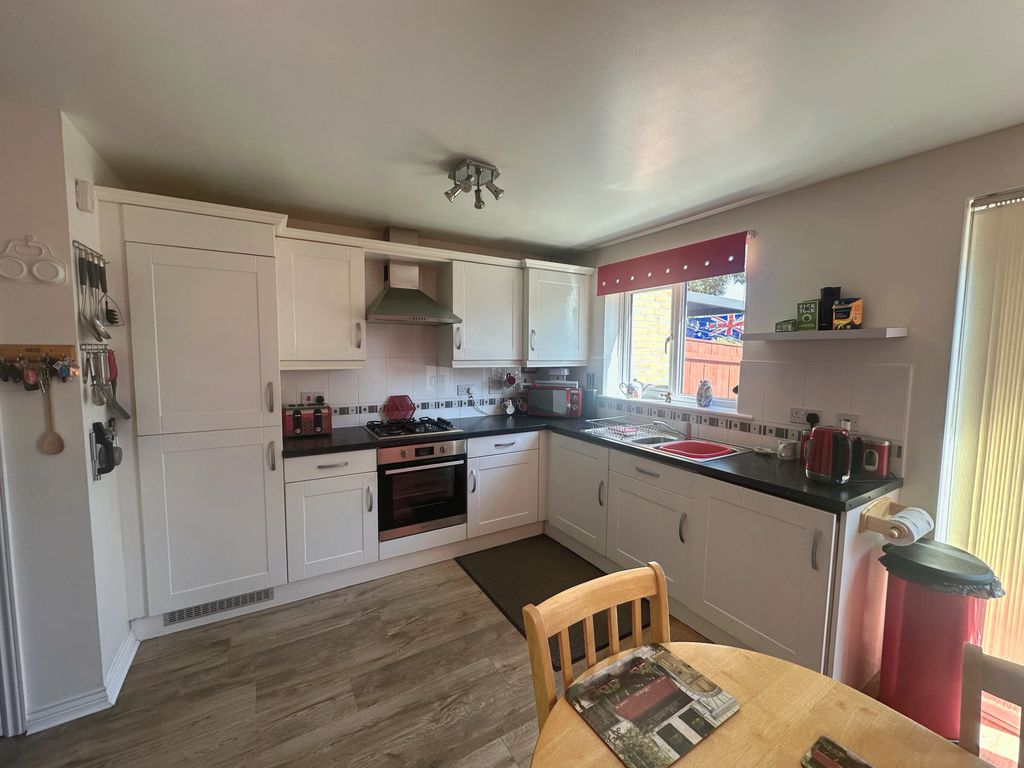Property photo 3 of 9 69