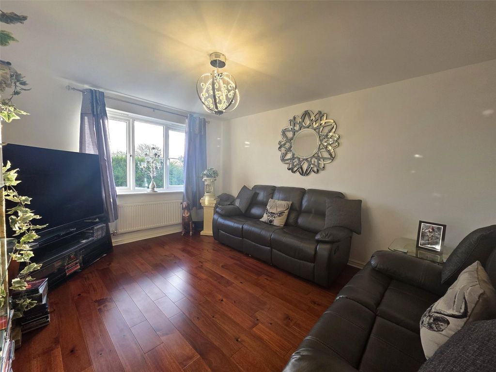 Property photo 3 of 31 Picture No. 23