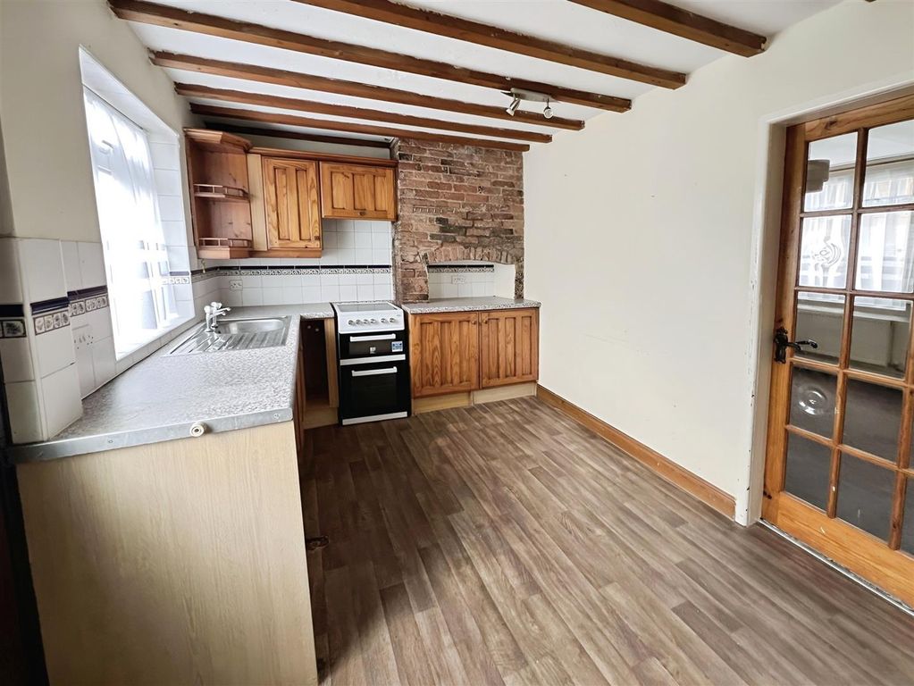 Property photo 3 of 10 Dining Kitchen