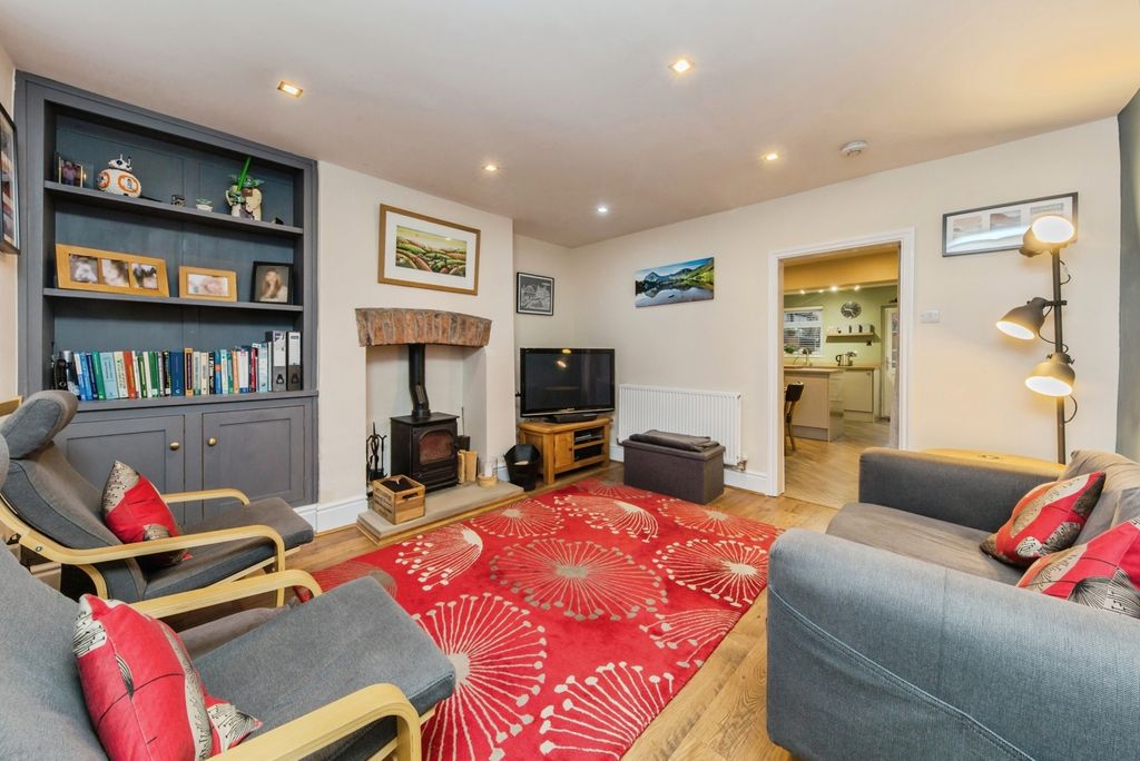 Property photo 2 of 17 Pbox-Img.Jpg