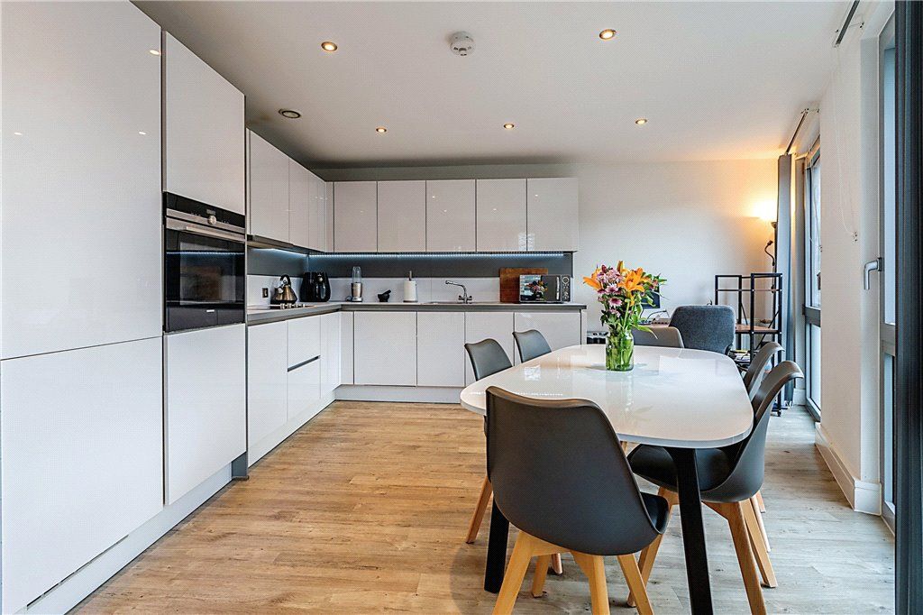 Property photo 2 of 10 Kitchen