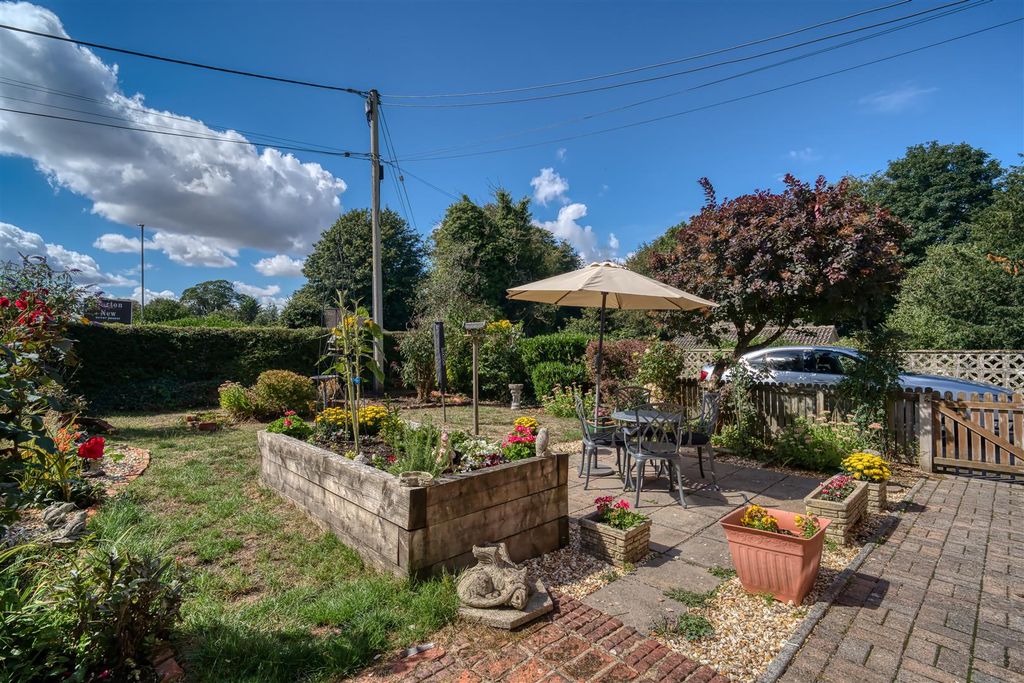 Property photo 2 of 10