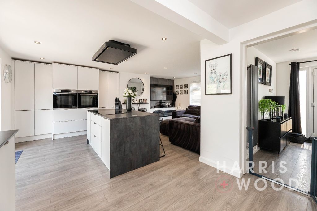 Property photo 2 of 36 4448532