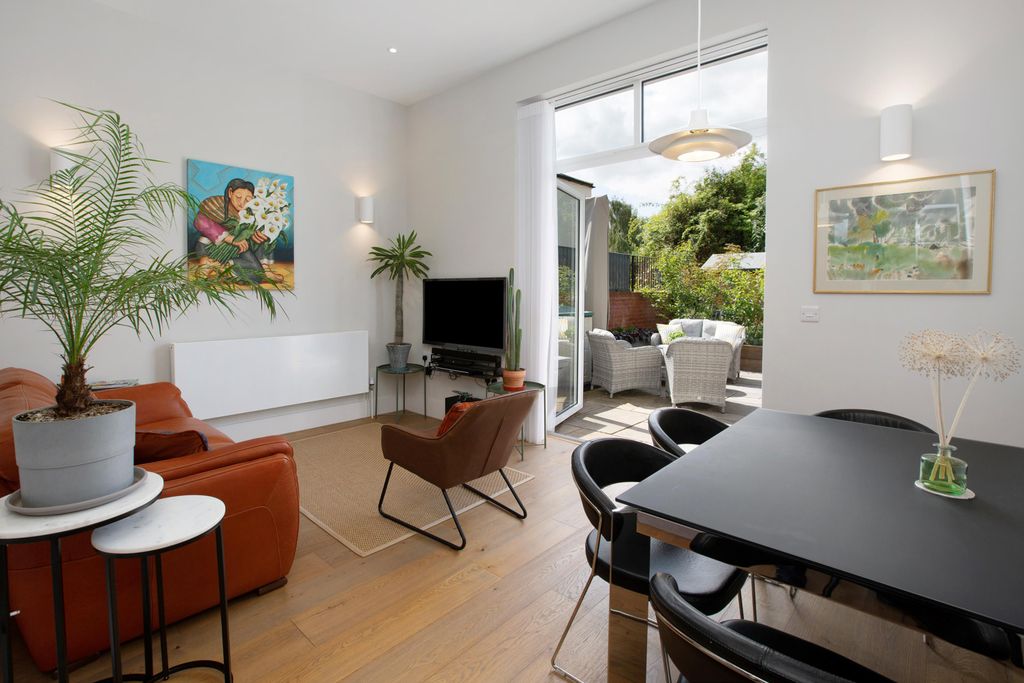 Property photo 2 of 16 Image