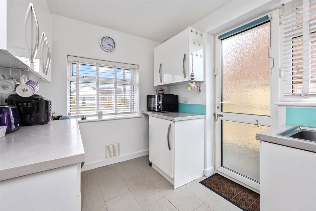 Property photo 2 of 14 Picture No. 28