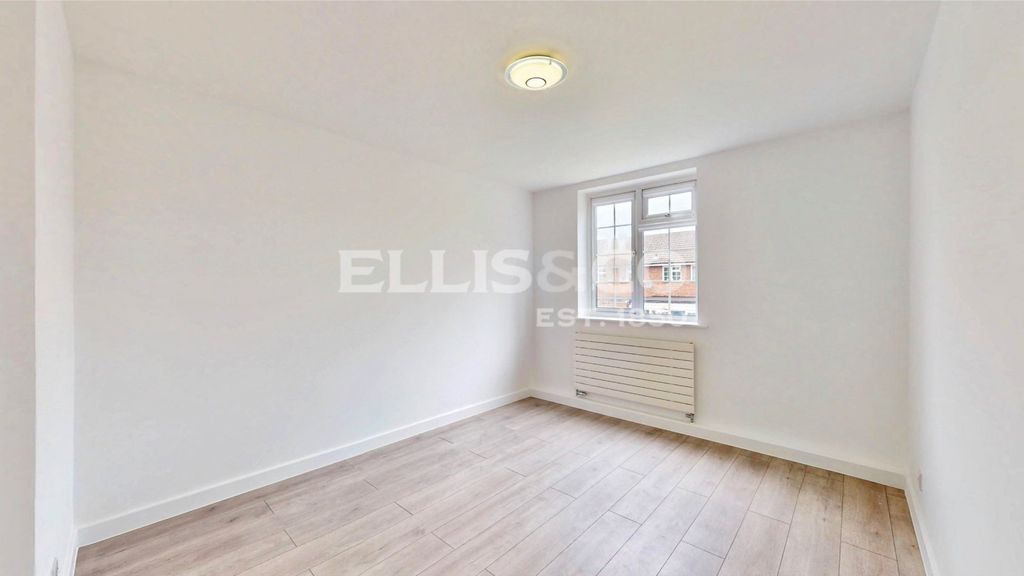 Property photo 3 of 22 Picture No. 03