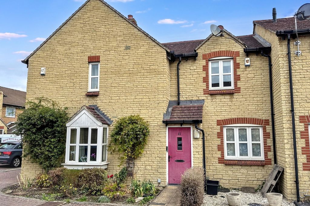 Property photo 3 of 3 11 Hardingham Close, Carterton, Oxfordshire Ox18 1Au
