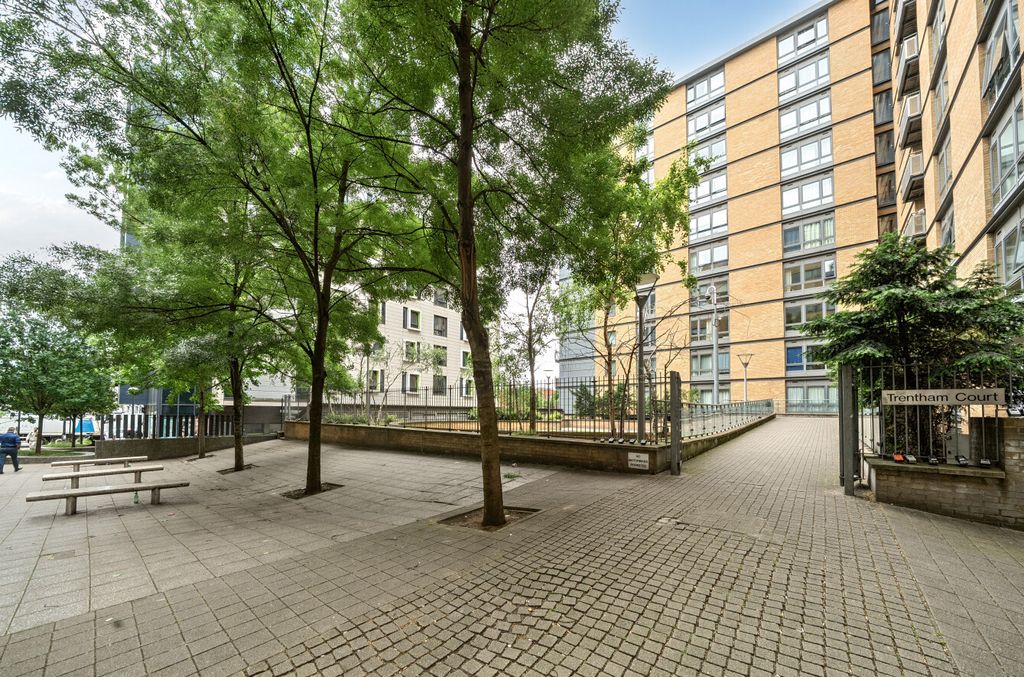 Property photo 1 of 10 1304507-22-683ee3...