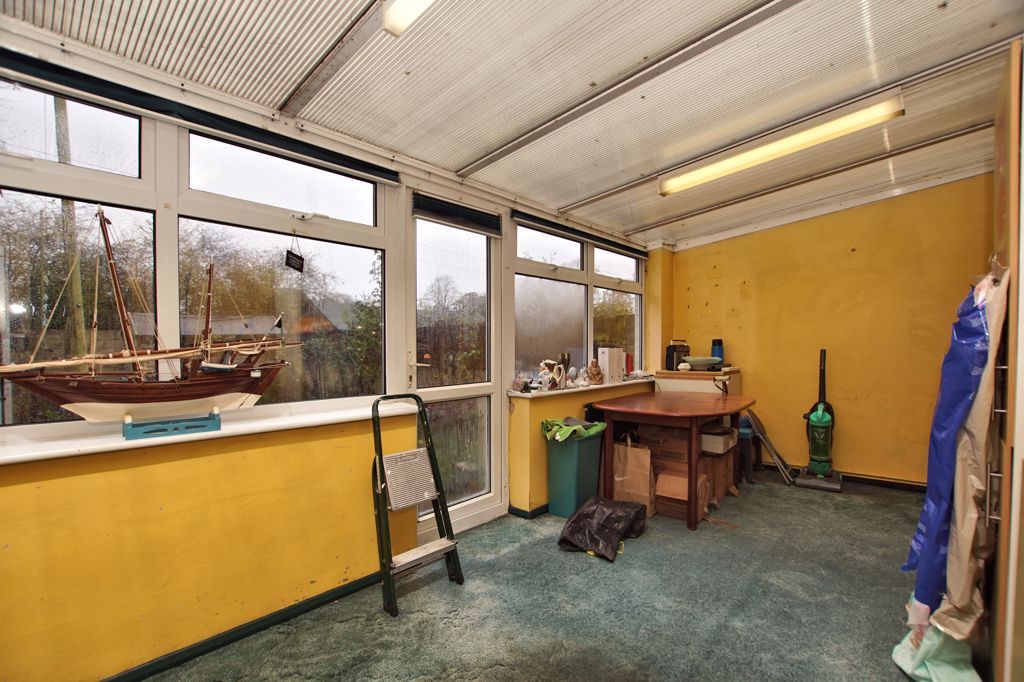 Property photo 3 of 11 Conservatory