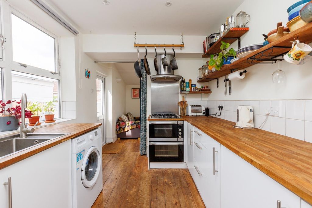 Property photo 3 of 25 51 Colston Road-16.Jpg