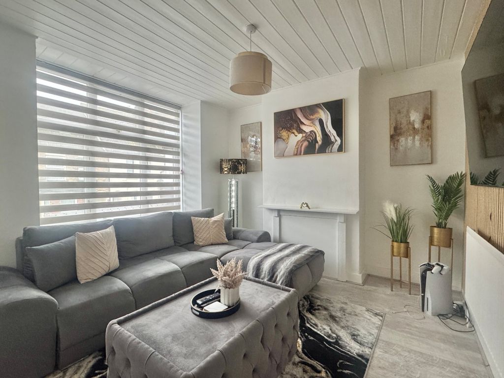 Property photo 2 of 12 Living Room