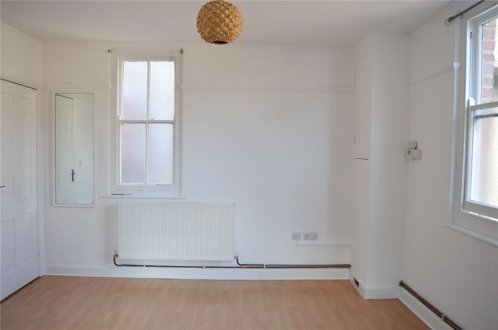 Property photo 3 of 5 Picture No. 04