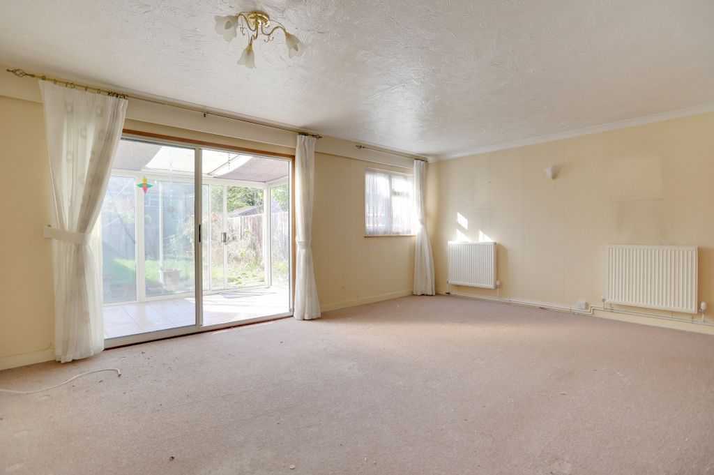 Property photo 3 of 9 2