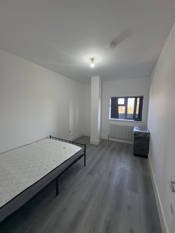 Property photo 1 of 4 Brand New 1 Bedroom Flat For Rent In Desired Location