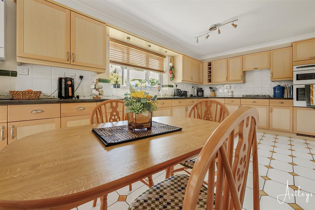 Property photo 2 of 30 Kitchen