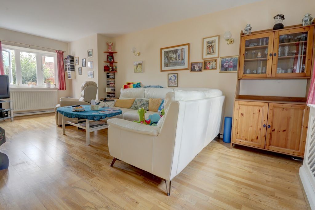 Property photo 3 of 16 Picture No. 02
