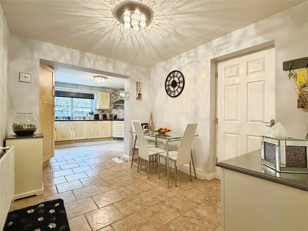 Property photo 3 of 21 Picture No. 11