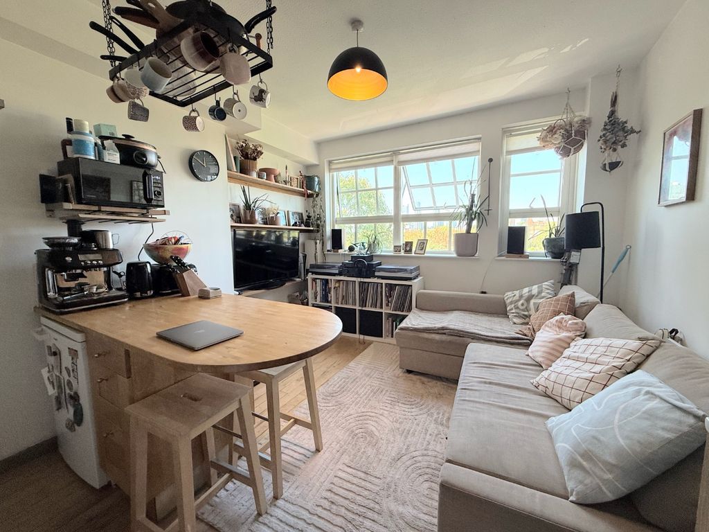 Property photo 2 of 9 5413861