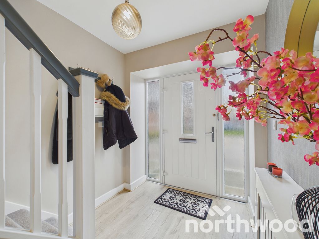 Property photo 2 of 27