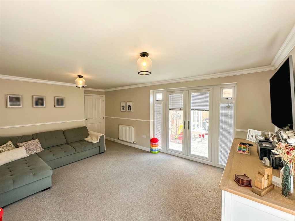 Property photo 3 of 37 9.Jpg