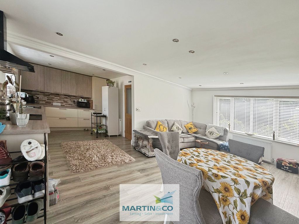 Property photo 3 of 16 747De1F9-F-4145-9C7F-Ec8C50622992-5296-00000088541