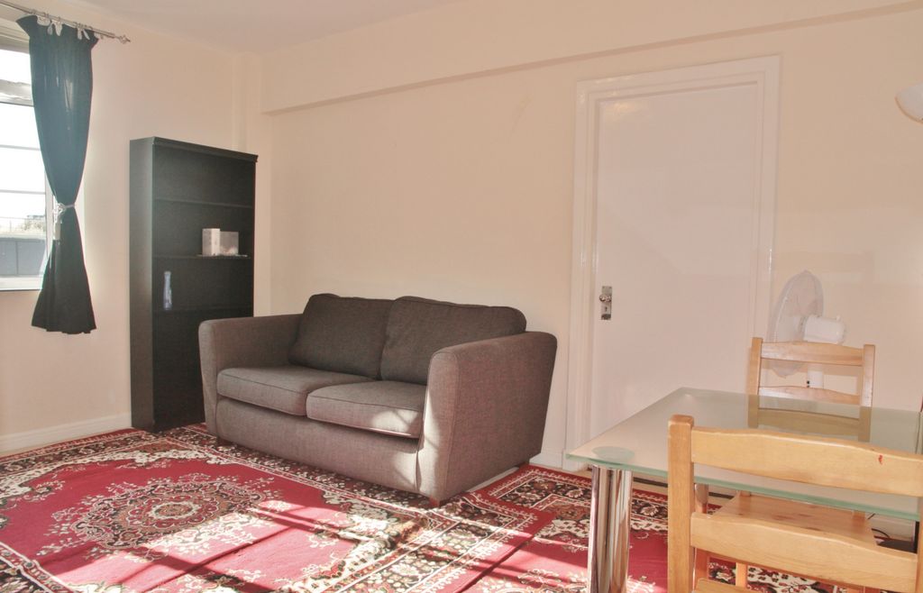 Property photo 3 of 9 Photo 10