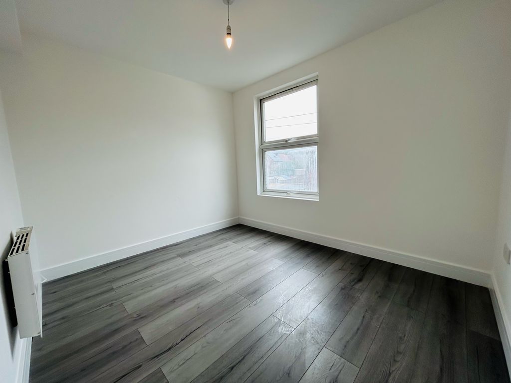 Property photo 3 of 6 Bedroom