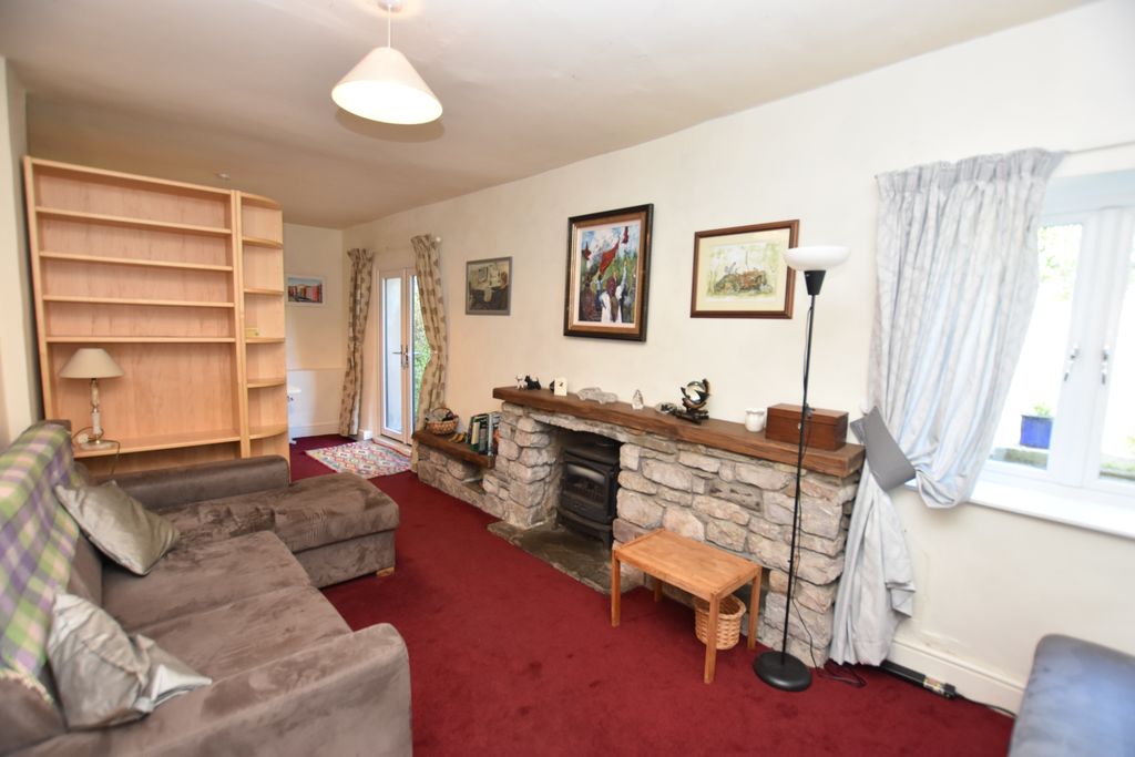 Property photo 3 of 27