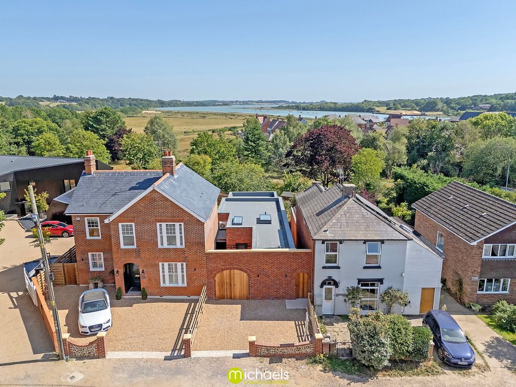 Property photo 1 of 34