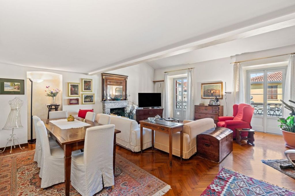 Property photo 2 of 39