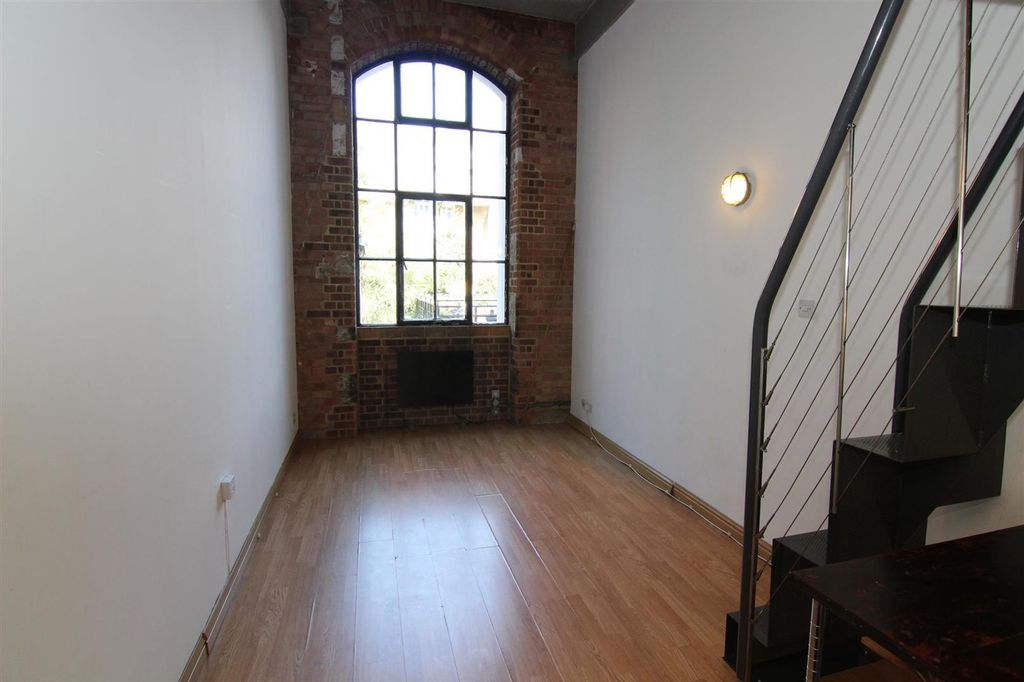 Property photo 2 of 12 Living Room