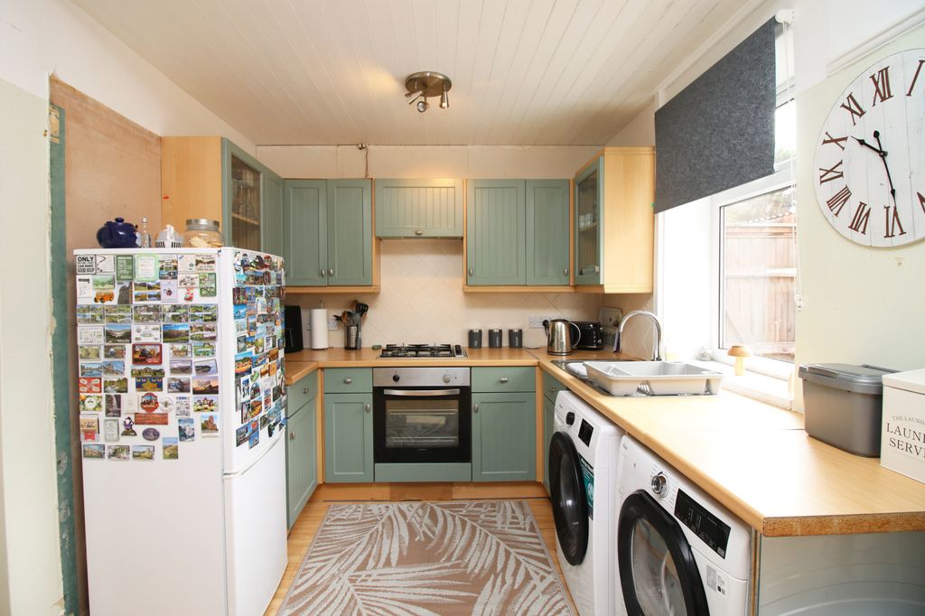 Property photo 3 of 23