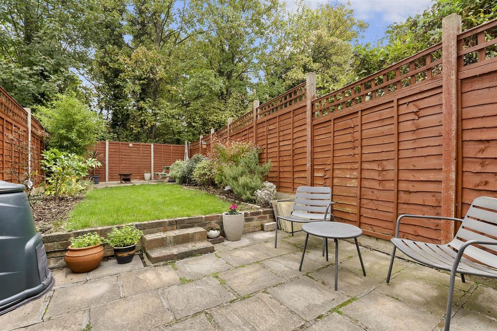 Property photo 2 of 23