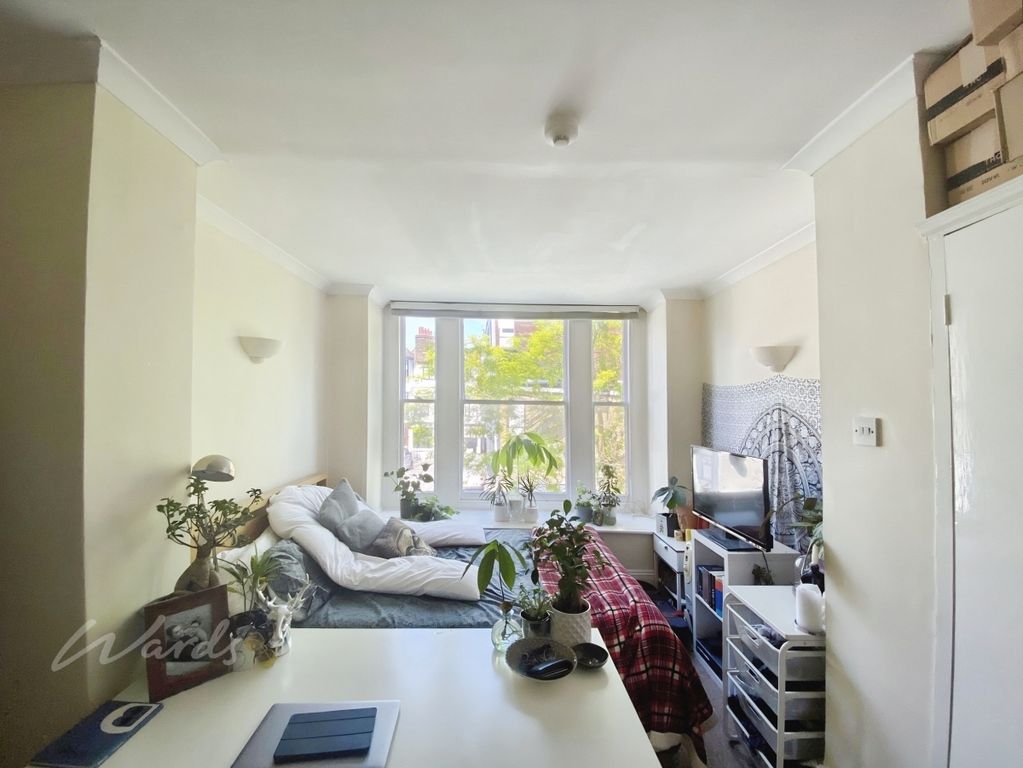 Property photo 3 of 7 Castle Bed 1