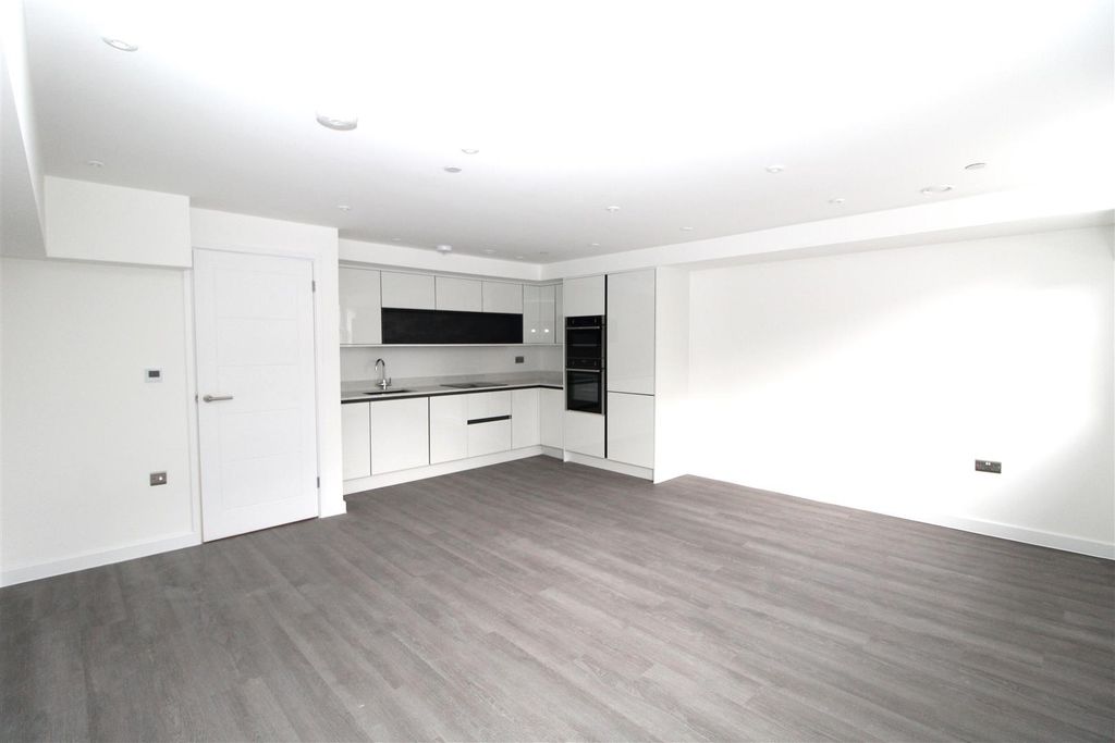 Property photo 3 of 14 2.Jpg