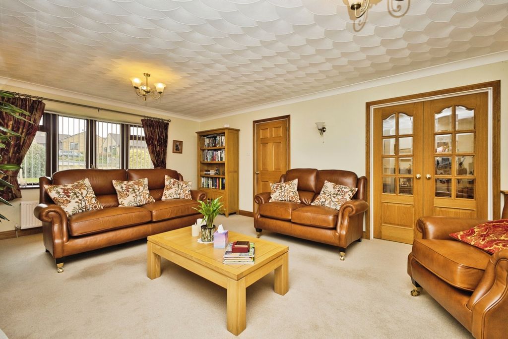 Property photo 3 of 31 Pbox-Img.Jpg