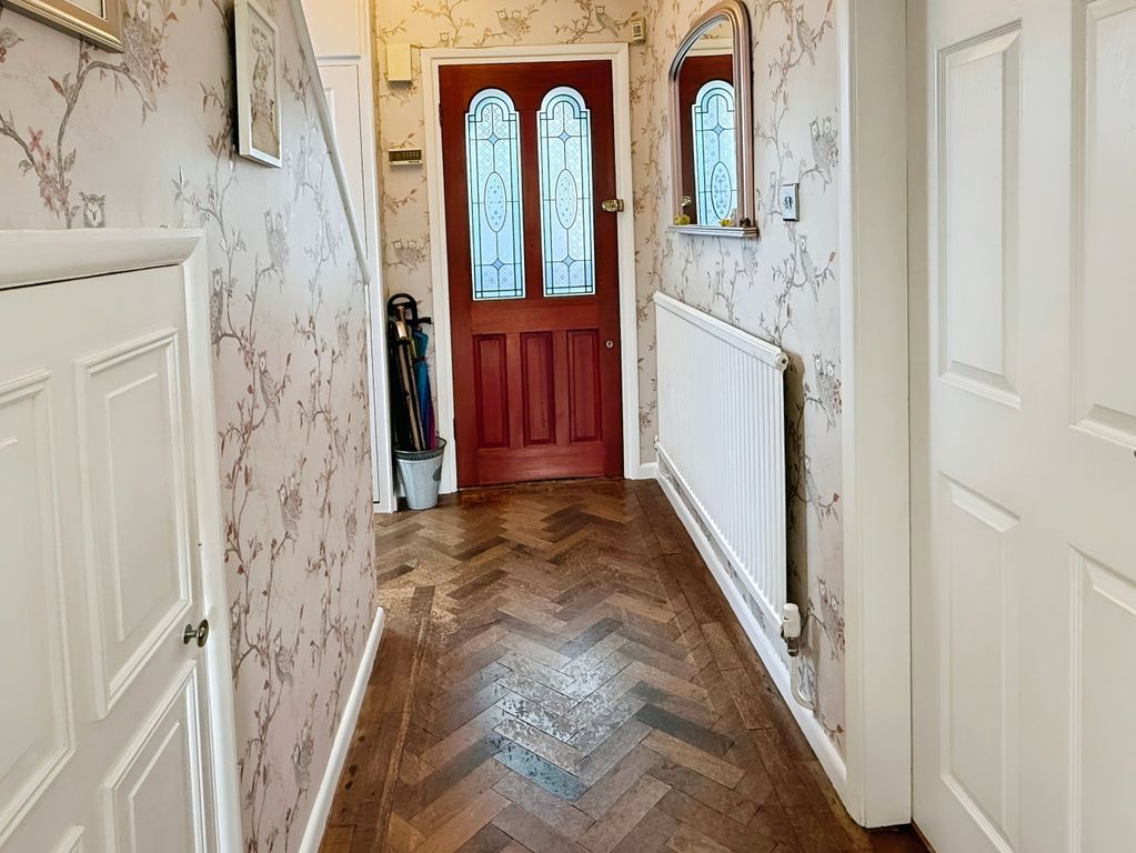 Property photo 2 of 28